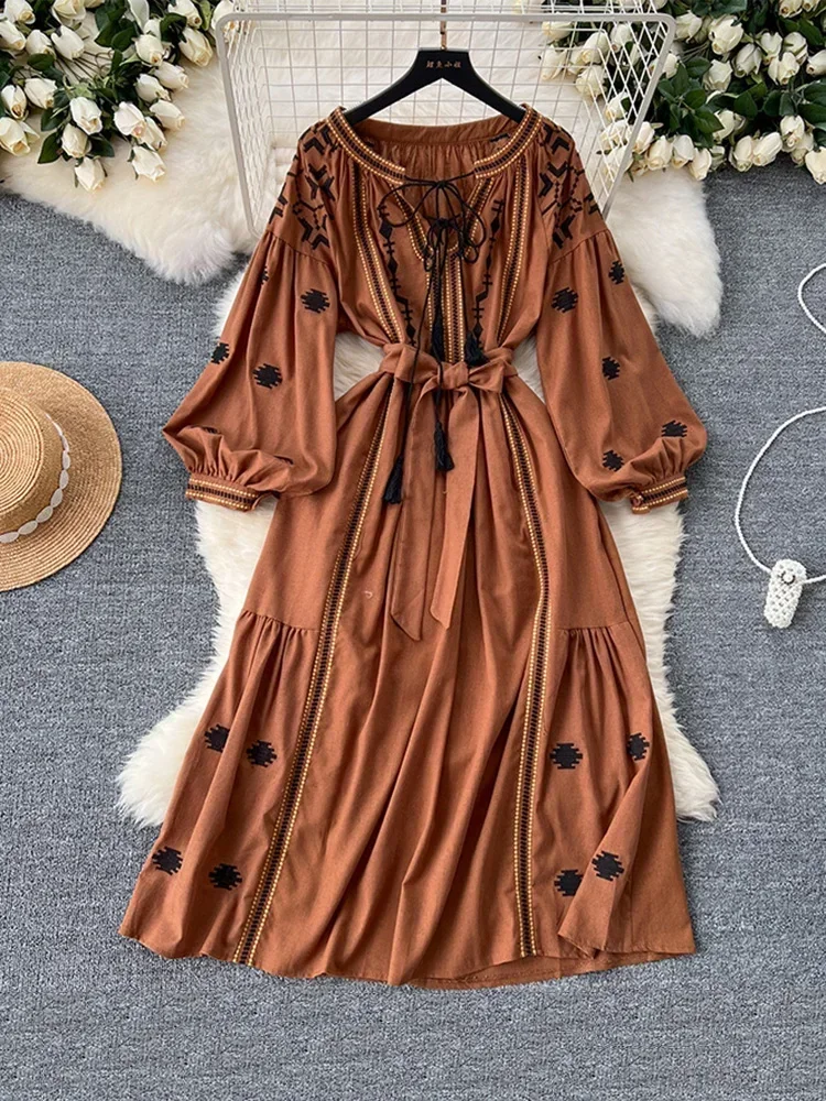 Women Bohemian Vacation Dress Travel Wear Sweet Western-style Embroidery Loose Waist Large Hem Midi Length Dress A57