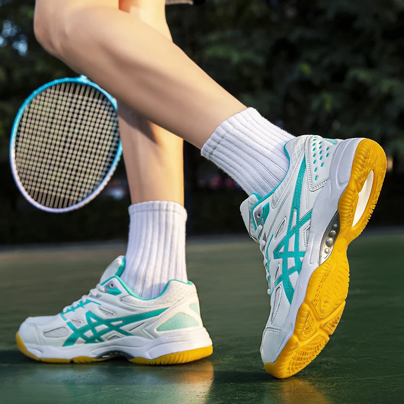 Brand Fashion Tennis Snneakers for Men Women Breathable Mesh Table Tennis Sneakers Men Non-slip Professioanl Badminton Shoes Men