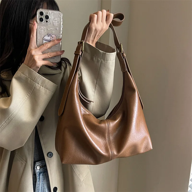 Ladies' Large Capacity Shoulder Bags 2026 High Quality Soft Leather Crossbody Bags for Women Fashion Women's Handbags Armpit Bag