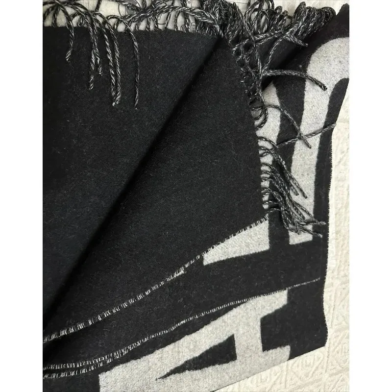 وشاح 2025 صوف 100% للنساء ماركة فاخرة سميك ودافئ مع حروف جودة عالية عصرية كشمير Y2K شتوي