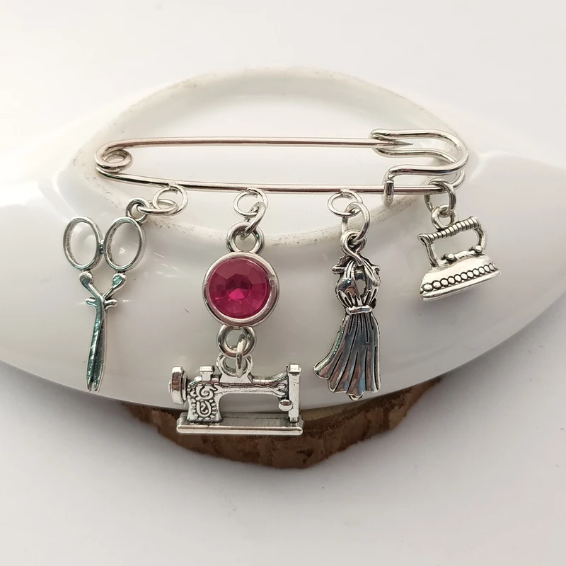 New fashion scissors, clothing sewing machine, brooch, brooch jewelry for fashion designers to use