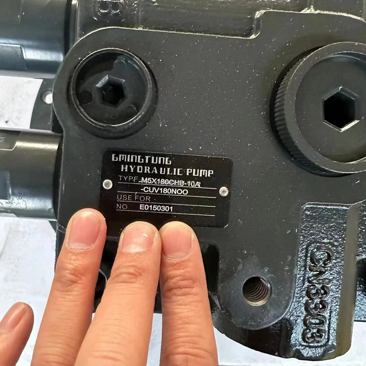 Hydraulic Pump Swing Device Main M5X180CHB-10A-53A 225-169-D1 for Main