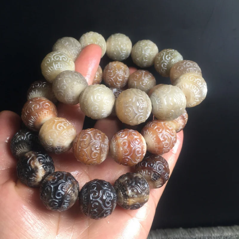 The flower horn bead and the heart-shaped filigree men's bracelet are excellent gifts for any occasion.