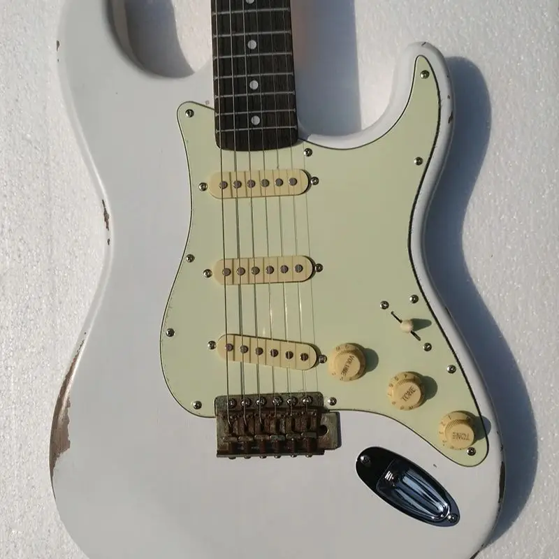 High quality white relic S T guitar, hardware accessories as required relic handling, inventory, fast delivery