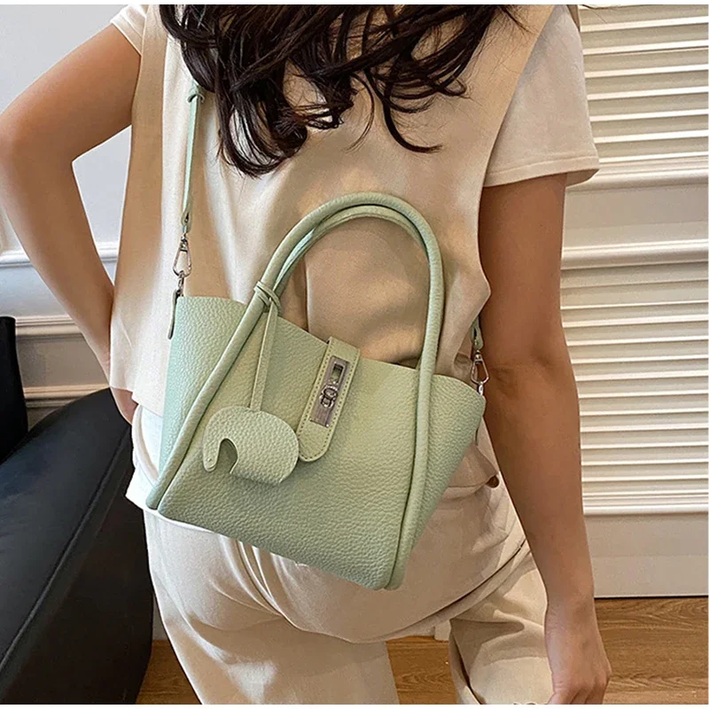 Koreanische Umhängetasche, weiche PU-Eimer-Handtasche, einfarbige Damen-Einkaufstasche mit großer Kapazität, Schultertasche für den täglichen Gebrauch – Detail 12