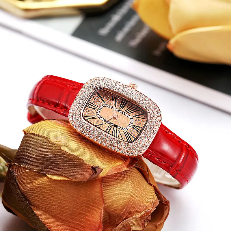 Trendy and fashionable women's leather strap watch with diamond inlay, water diamond wine barrel, women's quartz watch