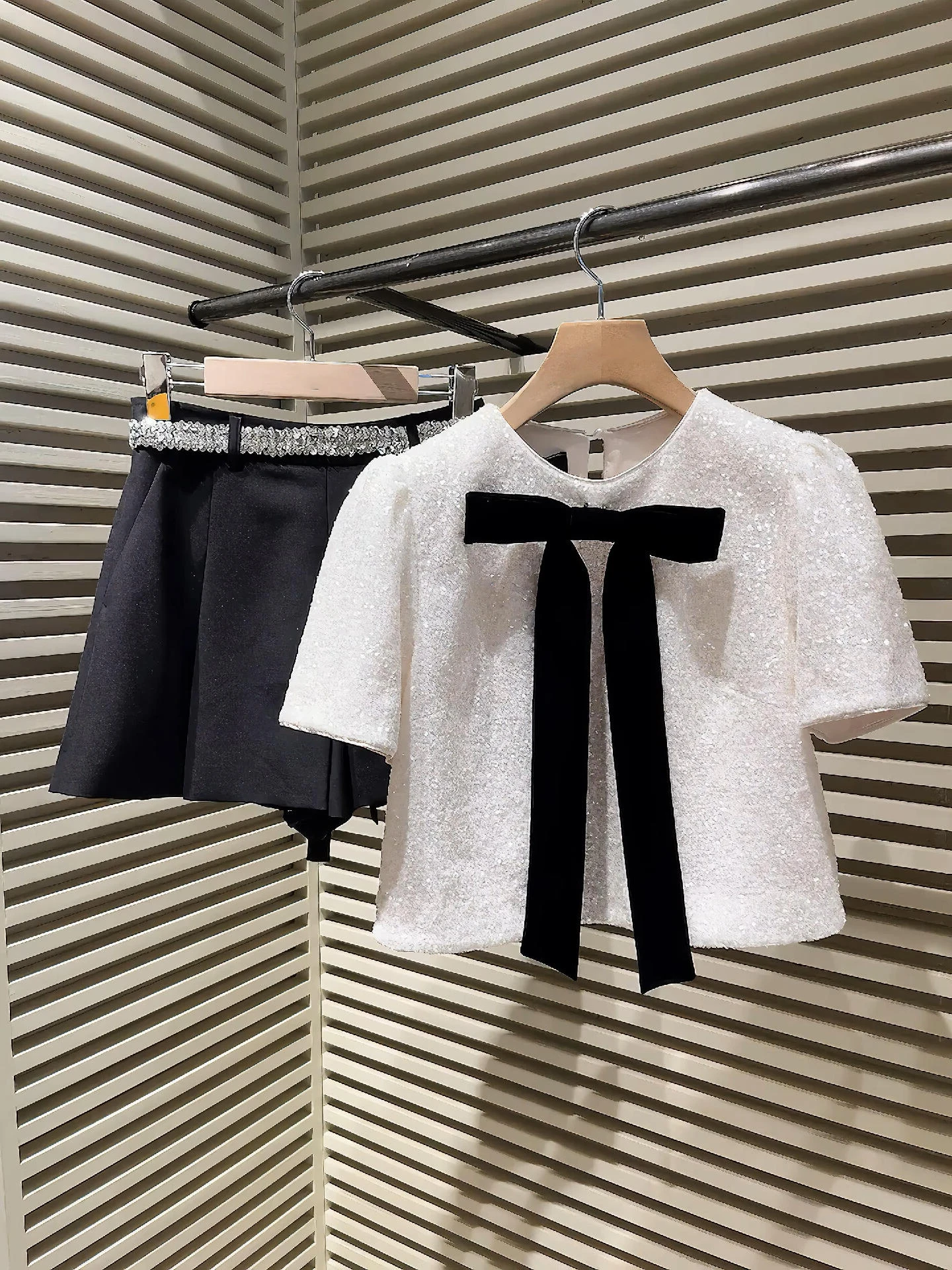 White  Knot Short Sleeve Shirt Women's Fashionable Elegant Anti-Aging Outerwear Straight Cut Polyester Blend Fiber