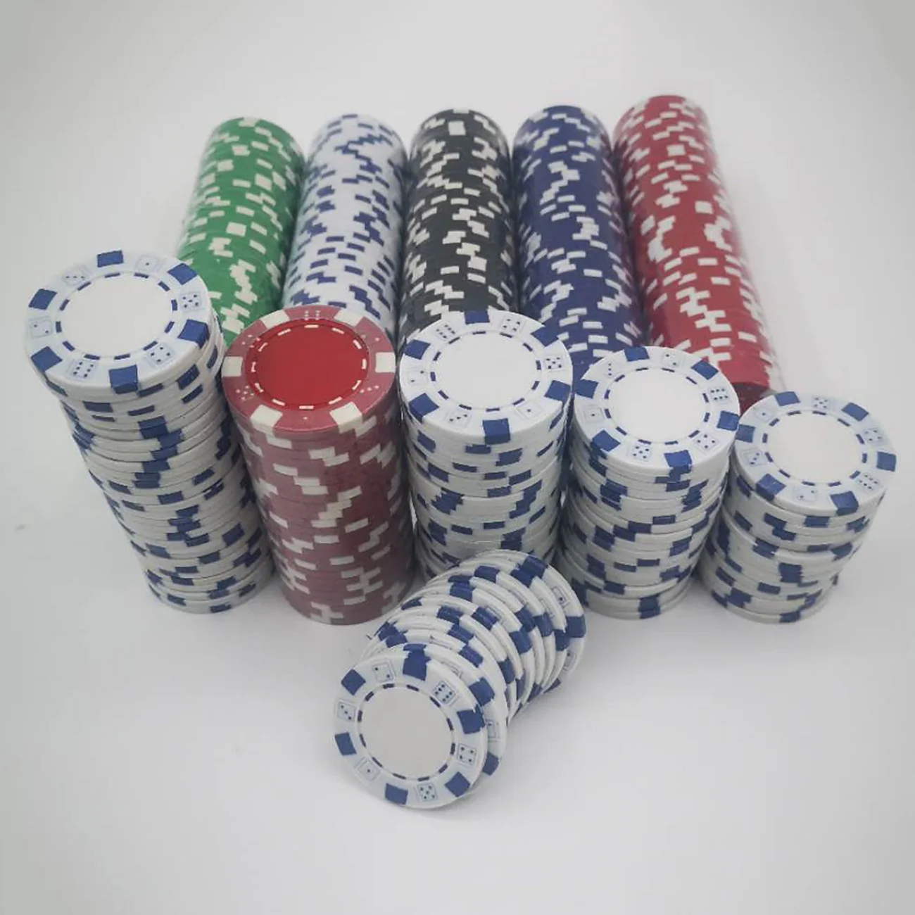 Juego de fichas de póker de 200 Uds para Texas Holdem, Blackjack, juego de azar con estuche de transporte, botones de tarjetas y fichas de Casino estilo dados