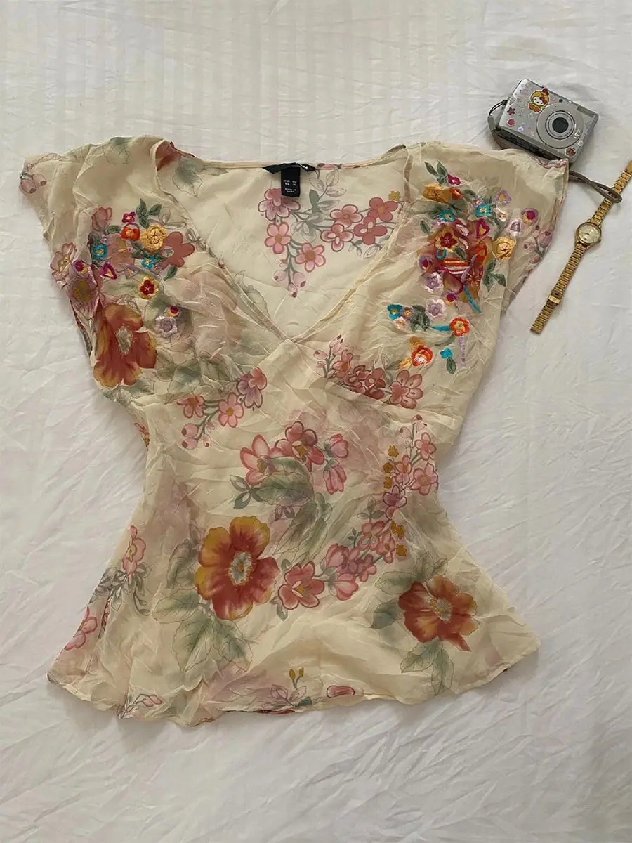 Camiseta Vintage con estampado Floral para mujer, Top corto coreano Y2k, Top Sexy ajustado de manga corta con cuello en V, moda de hadas Harajuku Grunge 2000