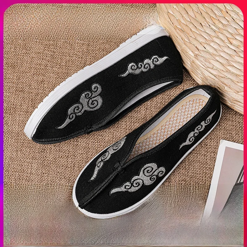 New 2026 Men's Hanfu Dance Performance Shoes Beijing Old Style Canvas Embroidered Soft Bottom Student Casual Shoes