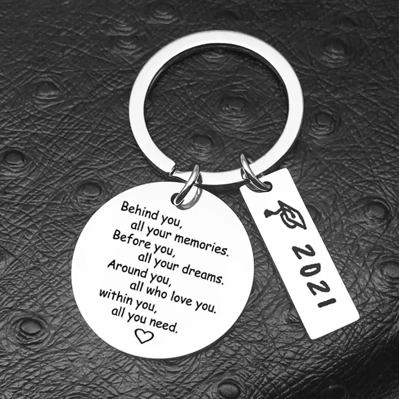 Metal Graduation Gift Keychain Class Of 2026 Key Ring For High School College Graduation Graduation Season Souvenir