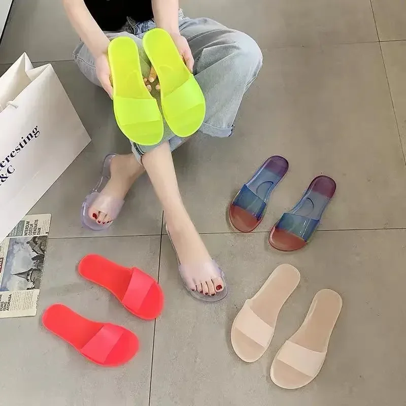 Personalized solid color new jelly crystal shoes transparent beach flip flops trendy low heel wear-resistant beach sandals