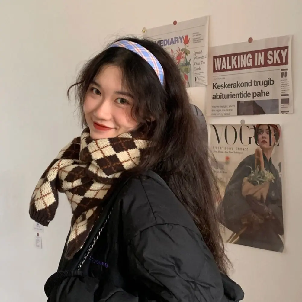 ผ้าพันคอไหมแคชเมียร์ลายตารางหมากรุกสไตล์เกาหลีสุดหรู กันลม ผ้าพันคอ Y2K ลายตารางหมากรุก ผ้าคลุมไหล่ยาว อุ่นสบายสำหรับฤดูหนาว ใช้ได้ทั้งชายและหญิง