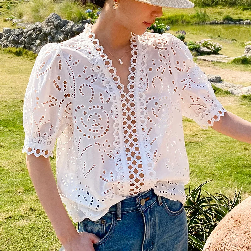 Francia elegante camisa elegante blusa verano bordado blanco 100% algodón ahueca hacia fuera Sexy manga larga mujeres vacaciones señoras Tops nuevo