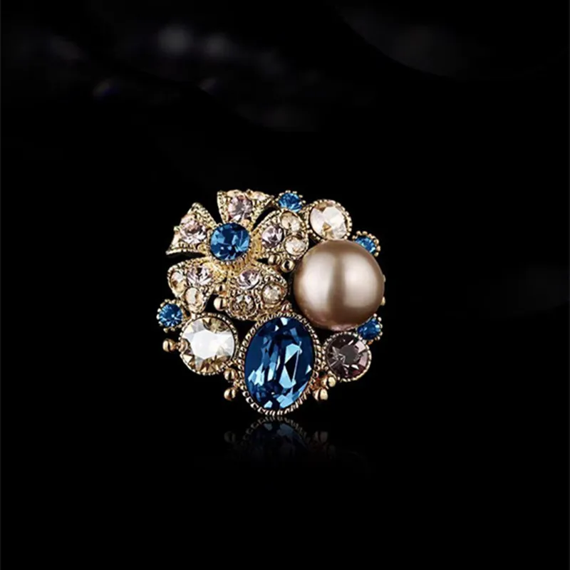 Cross border hot selling alloy brooch pearl flower bride's brooch light luxury geometric versatility neckline anti slip buckle