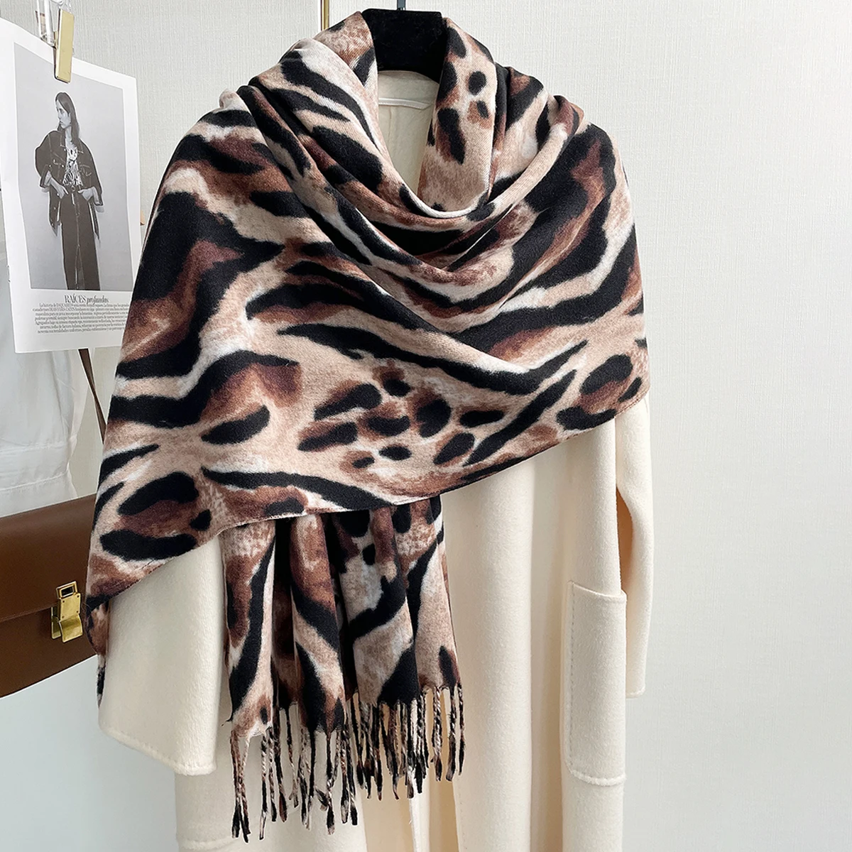 Tiger Stripes Print Large Soft Pashminas Wedding Shawl Cute Tassel Scarf Wraps Cashmere Feeling Fringe Scarf Unisex Long Scarf