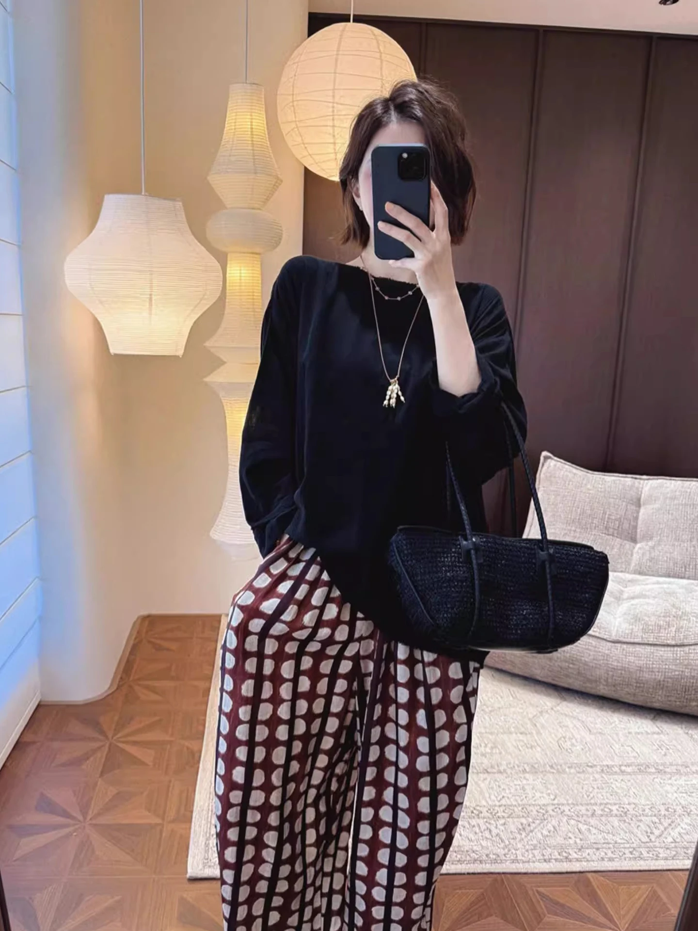 Lekka, luźna, dzianinowa koszulka chroniąca przed słońcem, codzienna, z długim rękawem, okrągły dekolt, jednolity kolor, oddychająca, modna letnia bluzka.