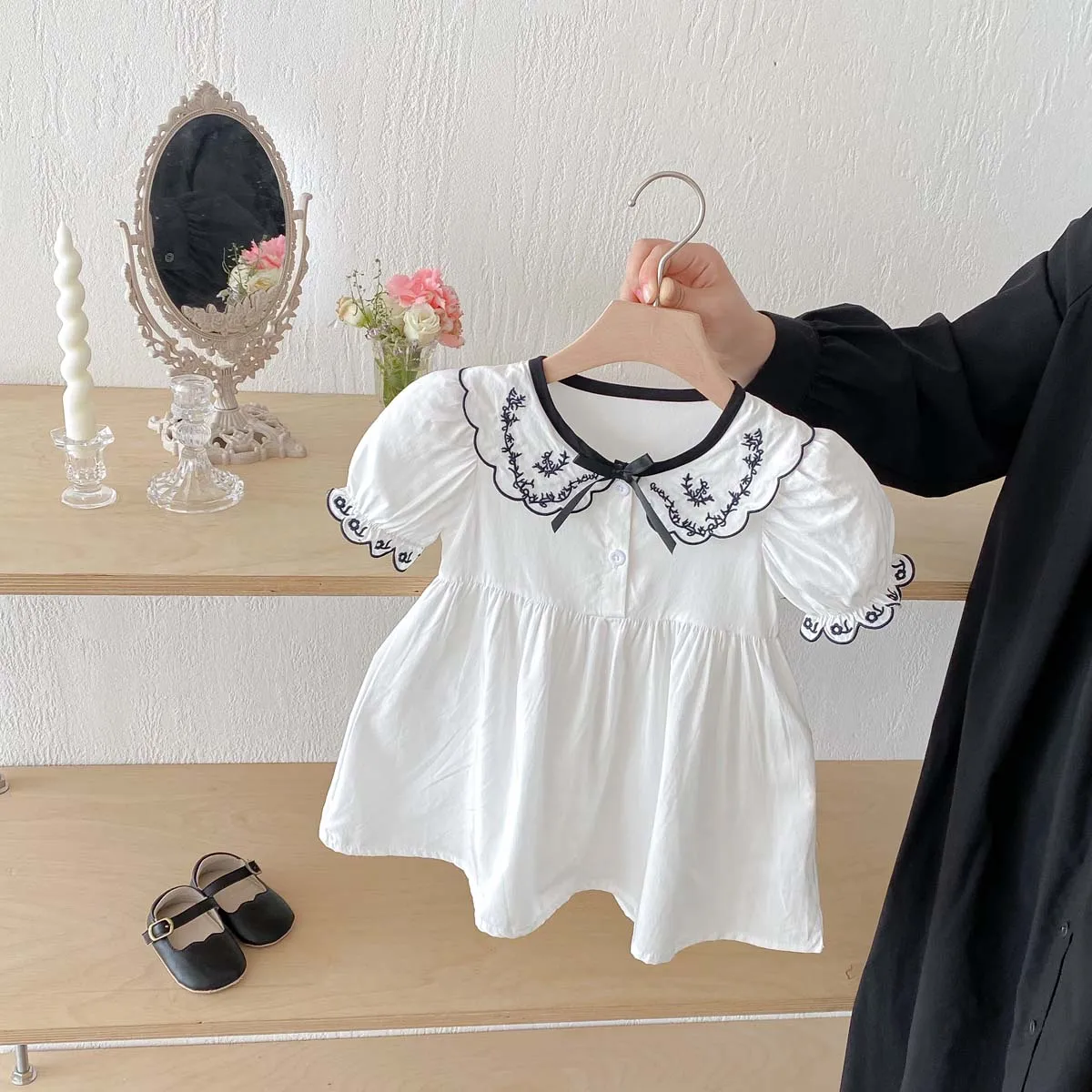 Vestido dulce con solapa bordada de verano de estilo coreano para niñas, vestido de princesa bonito y dulce para niñas, muy adecuado para salir de usar