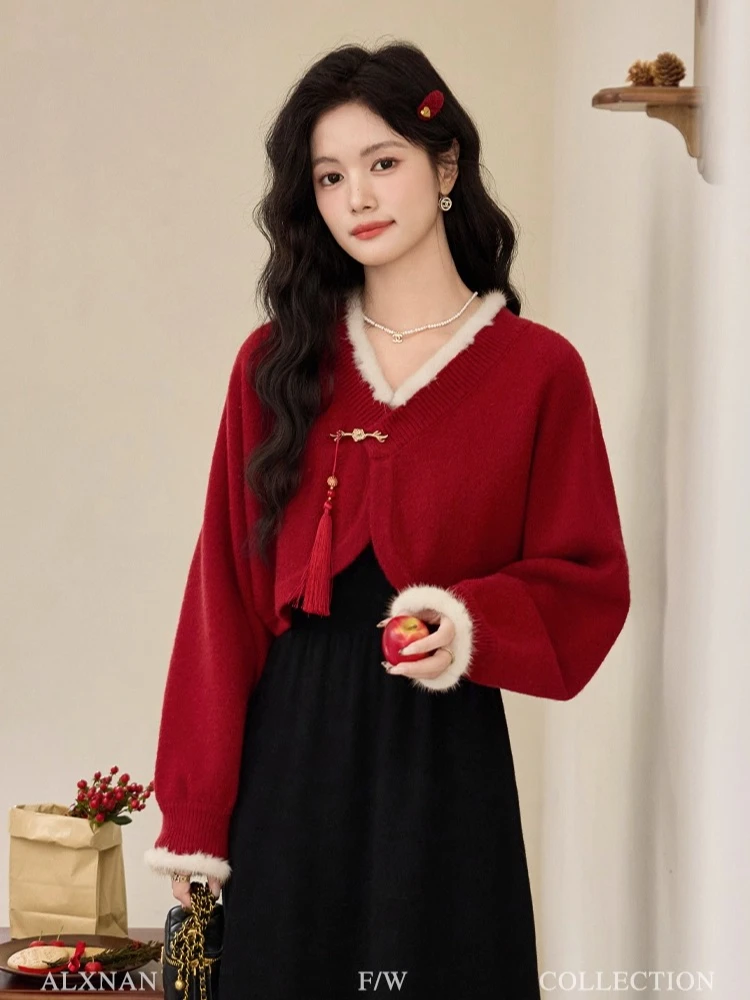 ALXNAN Cardigan lavorato a maglia rosso da donna corto nuovo stile cinese maglioni con design unico con fibbia 2025 autunno top a maniche lunghe L52208SY