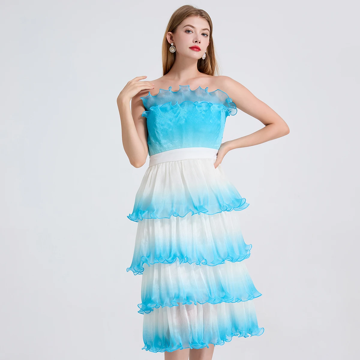 Abito da torta con volant per le vacanze estive alla moda per le donne Abiti da ballo lunghi con perline di cristallo senza spalline