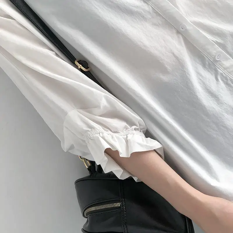 Einfarbiges Rüschenkanten-Laternenärmel-Oberteil mit Sieben-Viertel-Ärmeln Einreihiges Hemd Frühling Sommer Neue Koreanische Version Damen Locker Sitzende Übergrößen-Bluse – Detail 14