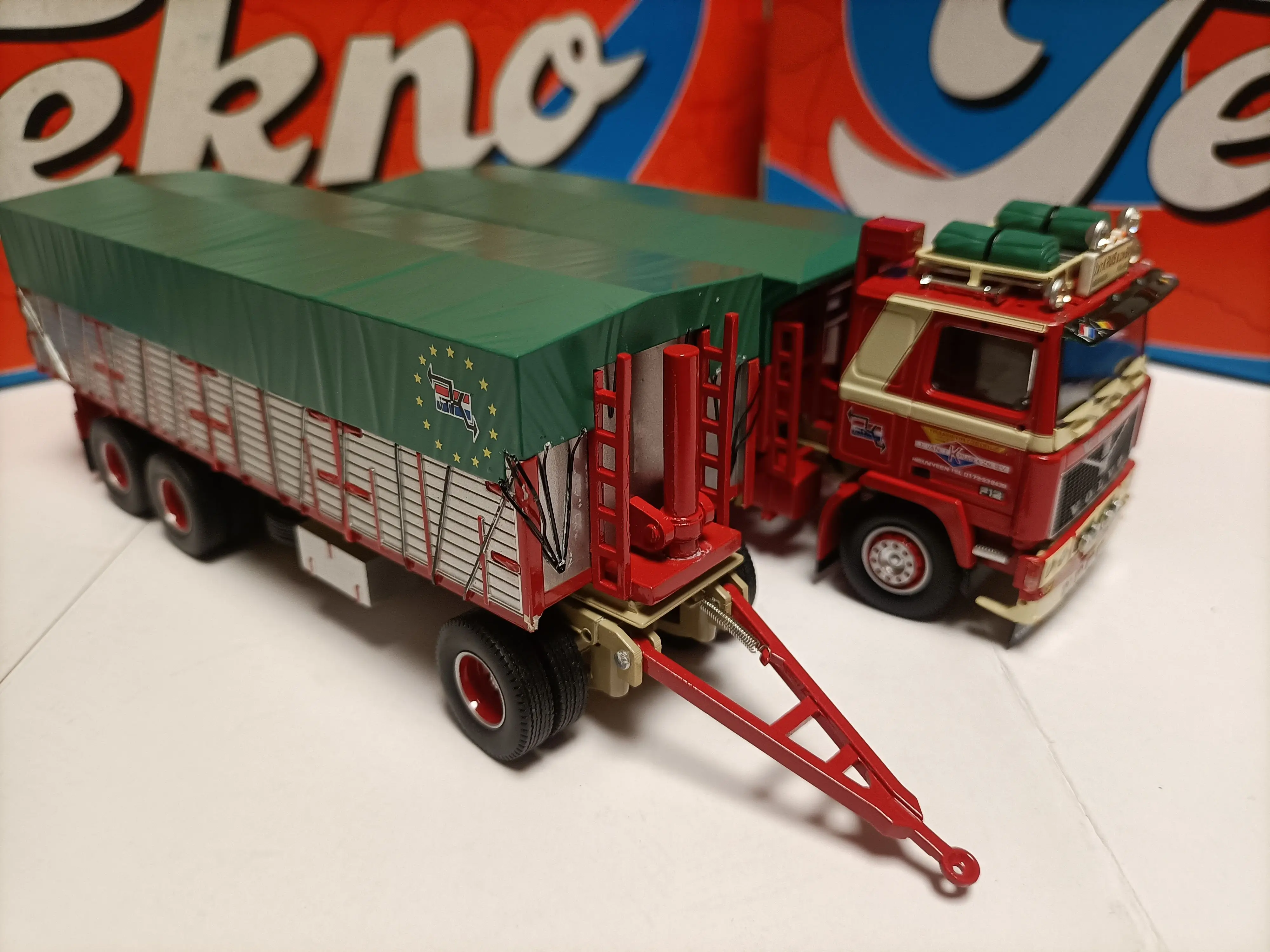 TENKO 1:50 F12 Kruis Jaco Truck Simulation Limited Edition Alloy Metal Static Car Model Toy Gift