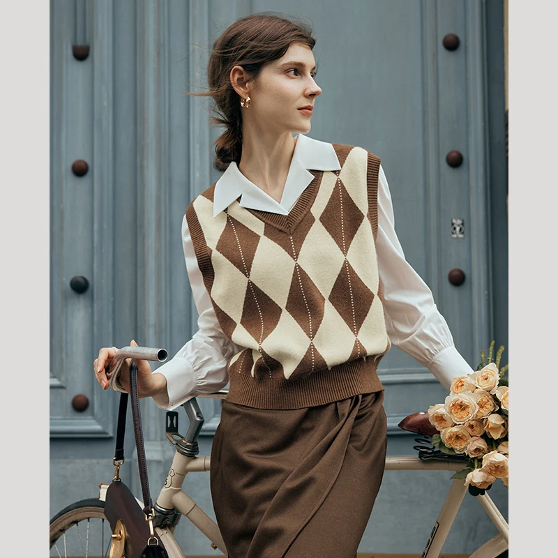Women's Argyle Knit Vest Sweater Mocha Coffee Autumn 2026