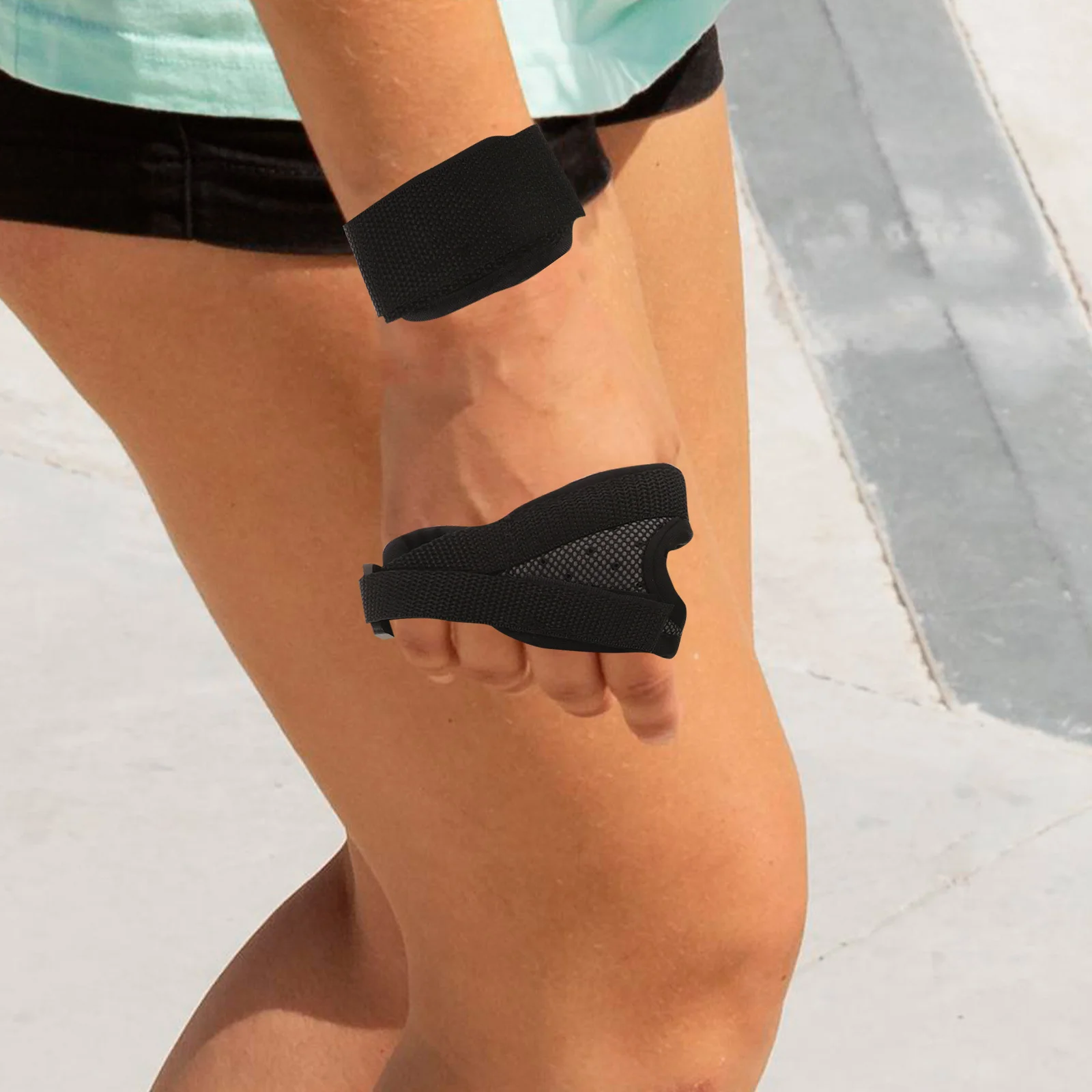 

1Pair Sports Wrist Guards Protection Skating Snowboarding Unisex Design Comfortable Wrist Protector Adult Youth