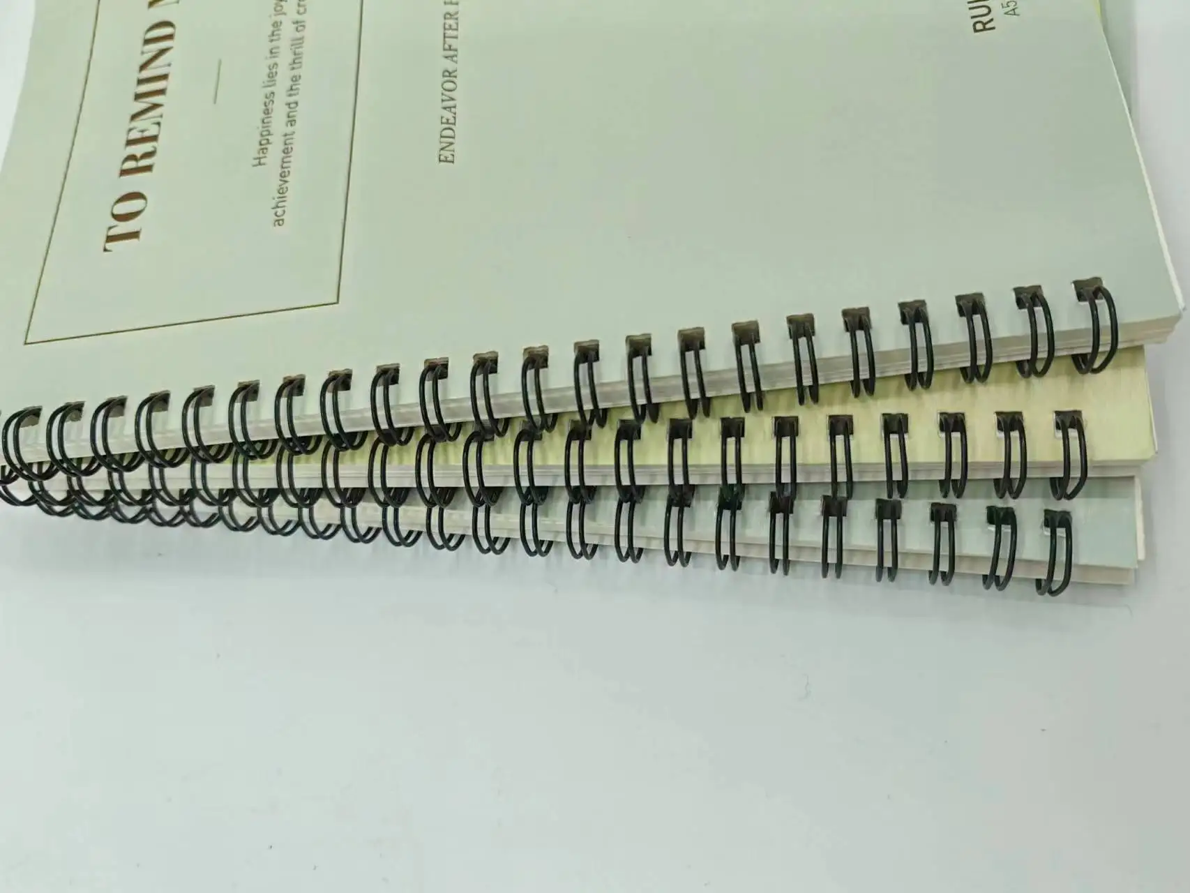 Notebook A5 can be used for the postgraduate entrance examination in the iron ring edition。Buy and get a metal pen at the same t