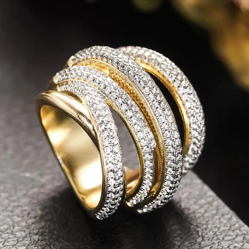 Huitan Damenring mit Kreuz-Design, voll funkelnder Zirkonia, Party-Accessoires, trendige Damen-Accessoires, luxuriöses, schickes Accessoires-Geschenk – Detail 3