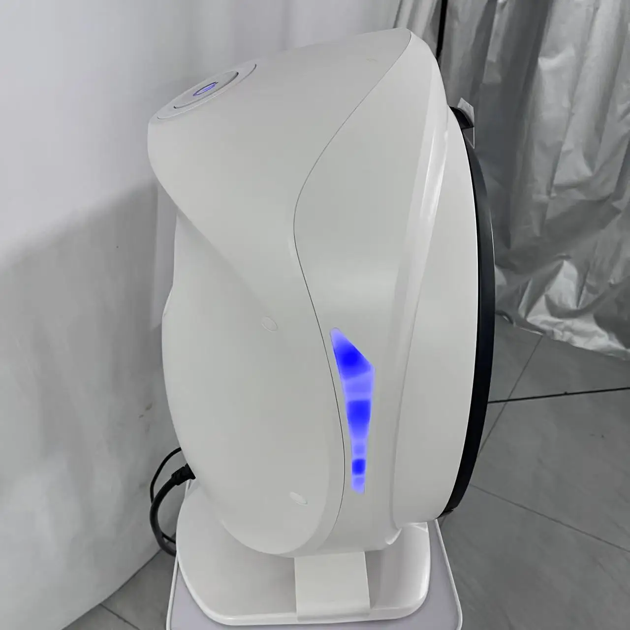AISIA Q1 3D AI analyseur de peau du visage détection diagnostic des problèmes de peau 8 spectres analyse professionnelle équipement de Salon de beauté CE