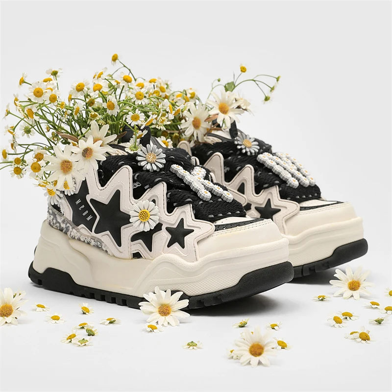 Men Sneakers Vulcanized Shoes Personalized Star Lace Up Skateboarding Shoes Daisy Decoration Casual Outdoor Couple Sneaker 35-45