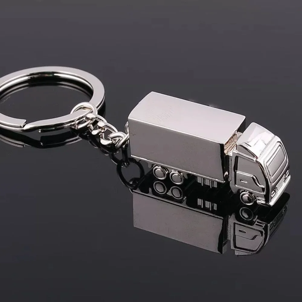 Rennwagen-Schlüsselanhänger aus Metall, kreatives, realistisches Rennwagen- und Hochgeschwindigkeitszug-Modell, Anhänger, personalisiertes Geschenk für Männer und Frauen – Detail 3