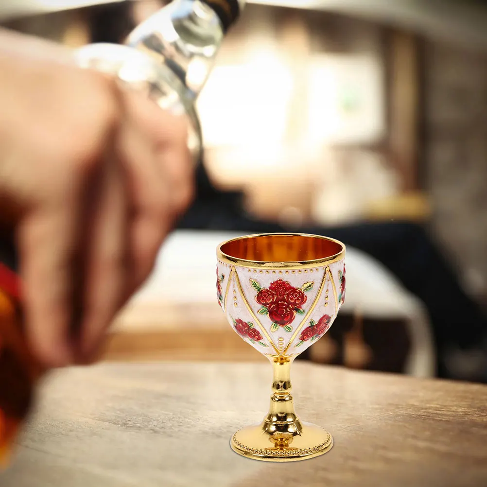 

2 pcs European Style Cups Metal Crafted Vintage Goblets Home Bar Party Decorative Wear Resistant for Spirits