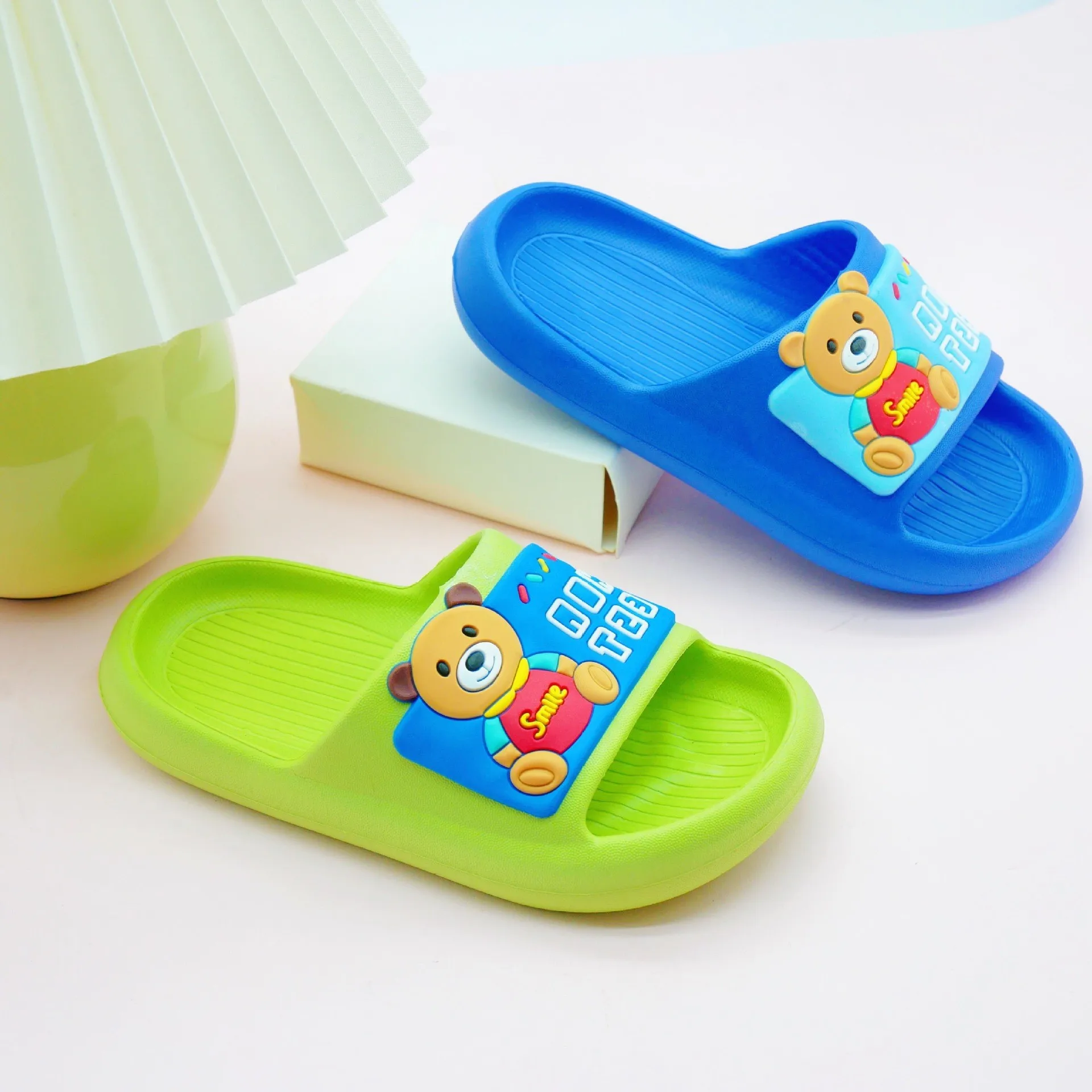 

Children's Slippers Explosive EVA Children's Slippers Male Outside Wear Summer Non-slip Leisure Home Baby Bear Sandals Slippers
