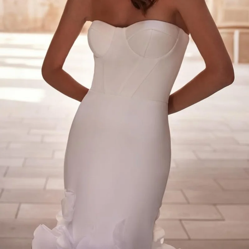 White Appliques Wedding Dresses of off-shoulder fishtail 3D flower decal Long tail Bridal Gowns Made Customized