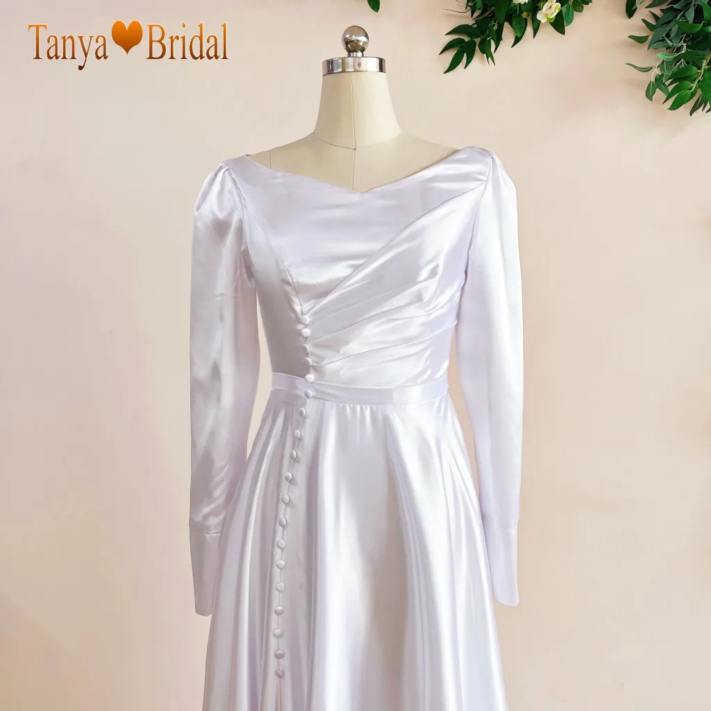 A Line Shine Soft Satin Long Wedding Dress Full Sleeves Zipper Back Modest Bridal Gown With Buttons Court Train Simple Dress