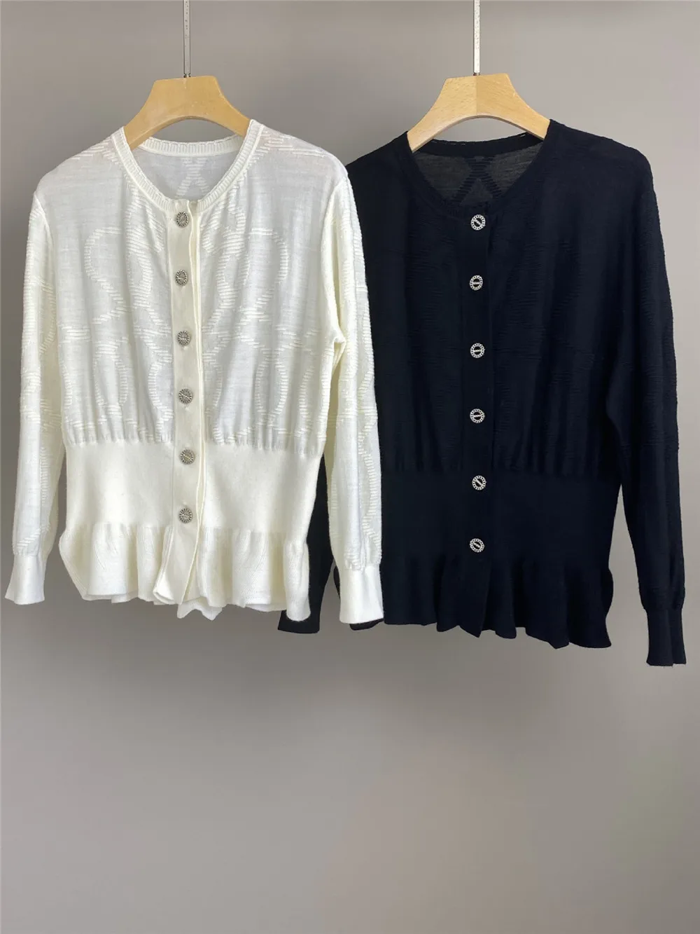 

Осень/зима 25, новый шерстяной букет с круглым вырезом на талии, универсальный темпераментный кардиган, женский топ