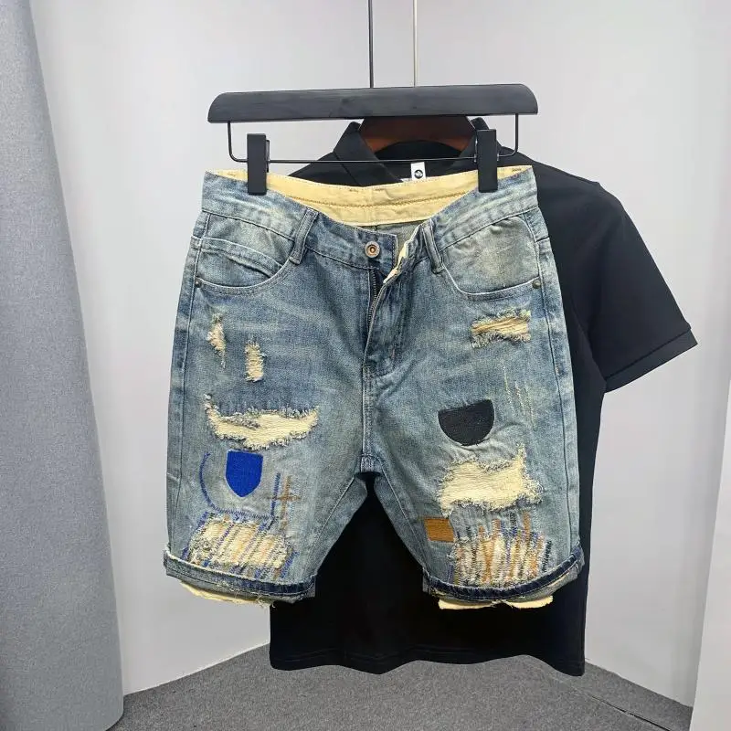 New Kpop Embroidery Distressed Streetwear Korean Cowboy Short Pants 2024 Summer Fashion Casual Men's Knee Length Denim Shorts