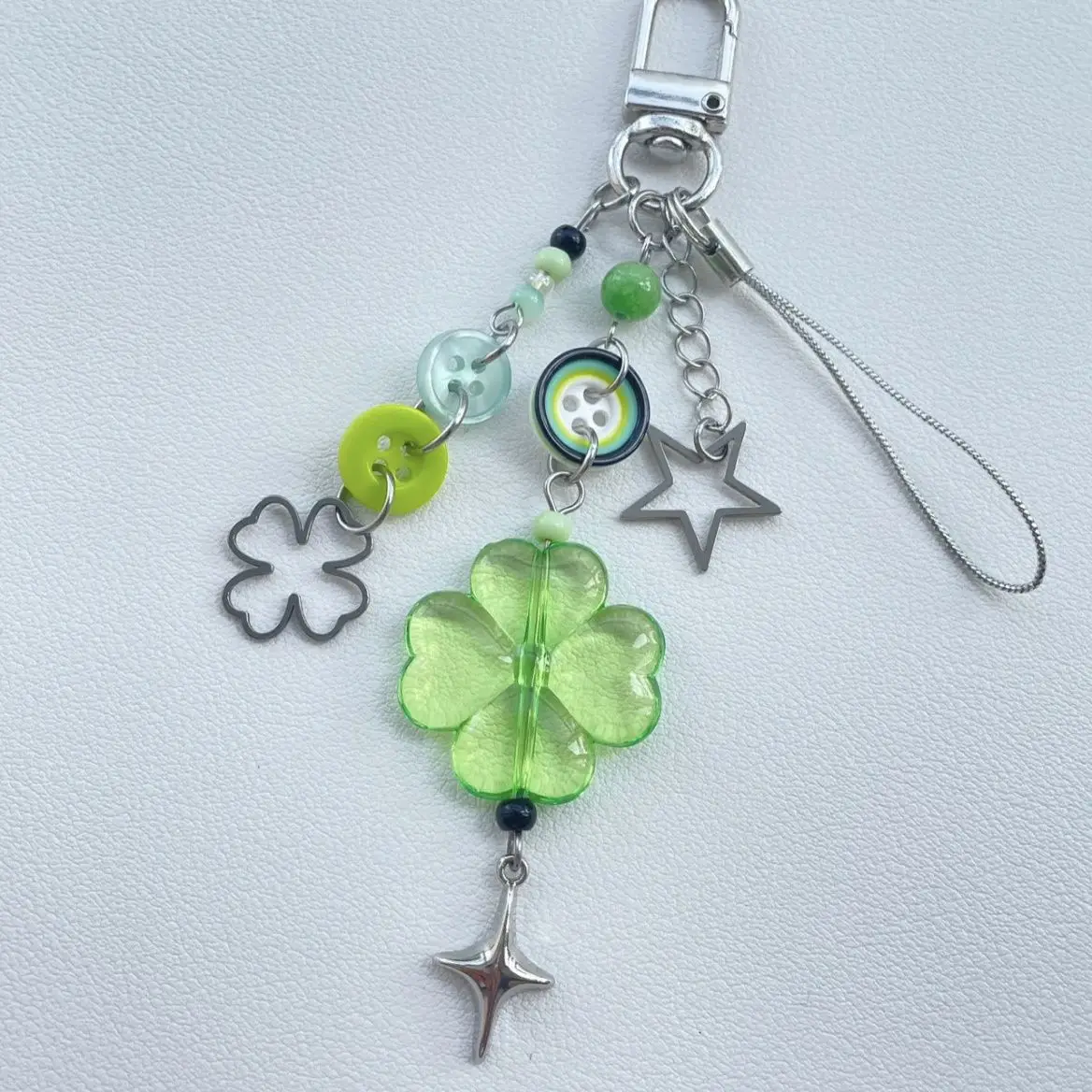 Anime Green Four Leaf Clover Cosplay Keychain Keyring Phone Chain Key Chain Star Colorful Button Pendant Jewelry Accessory Props