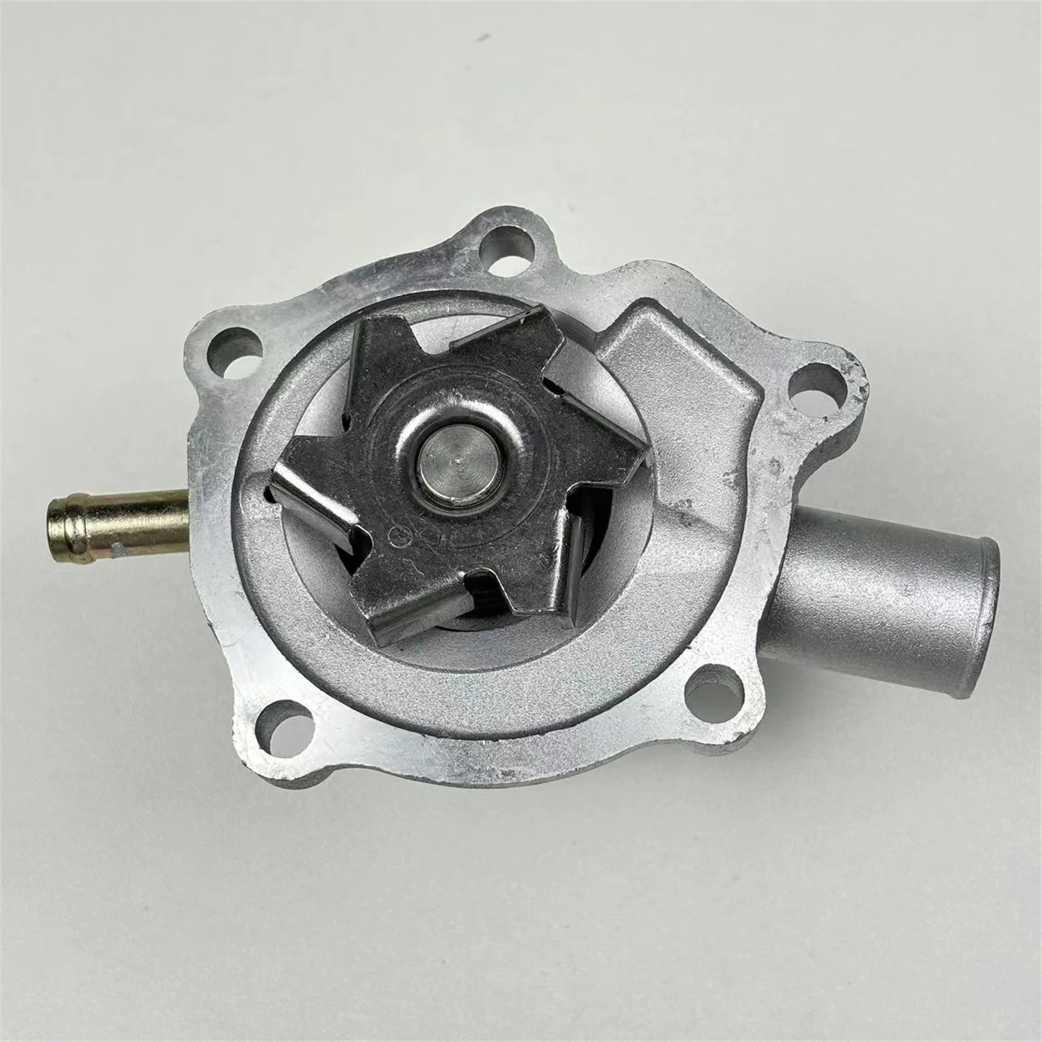 Water Pump 1G820-73030 1G820-73035 For Kubota V800 Z400 D600 Engine