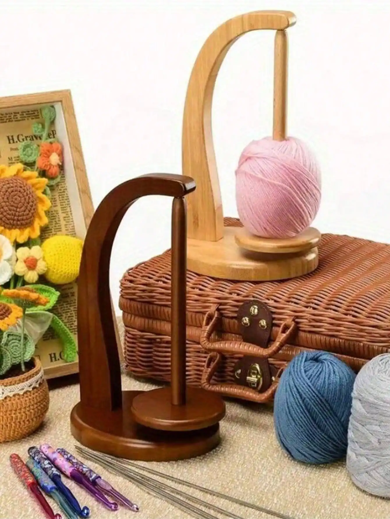

1pc Rotatable Wooden Yarn Holder, Anti-Tangling Tool for Knitting & Crochet