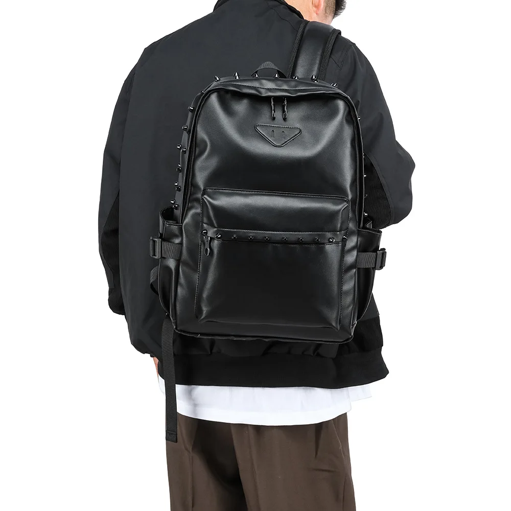 Ransel Pria Ransel Paku Keling Desainer Merek Fashion Ransel Travel Kulit PU Lembut Pria Tas Sekolah Kapasitas Tinggi Pria Wanita