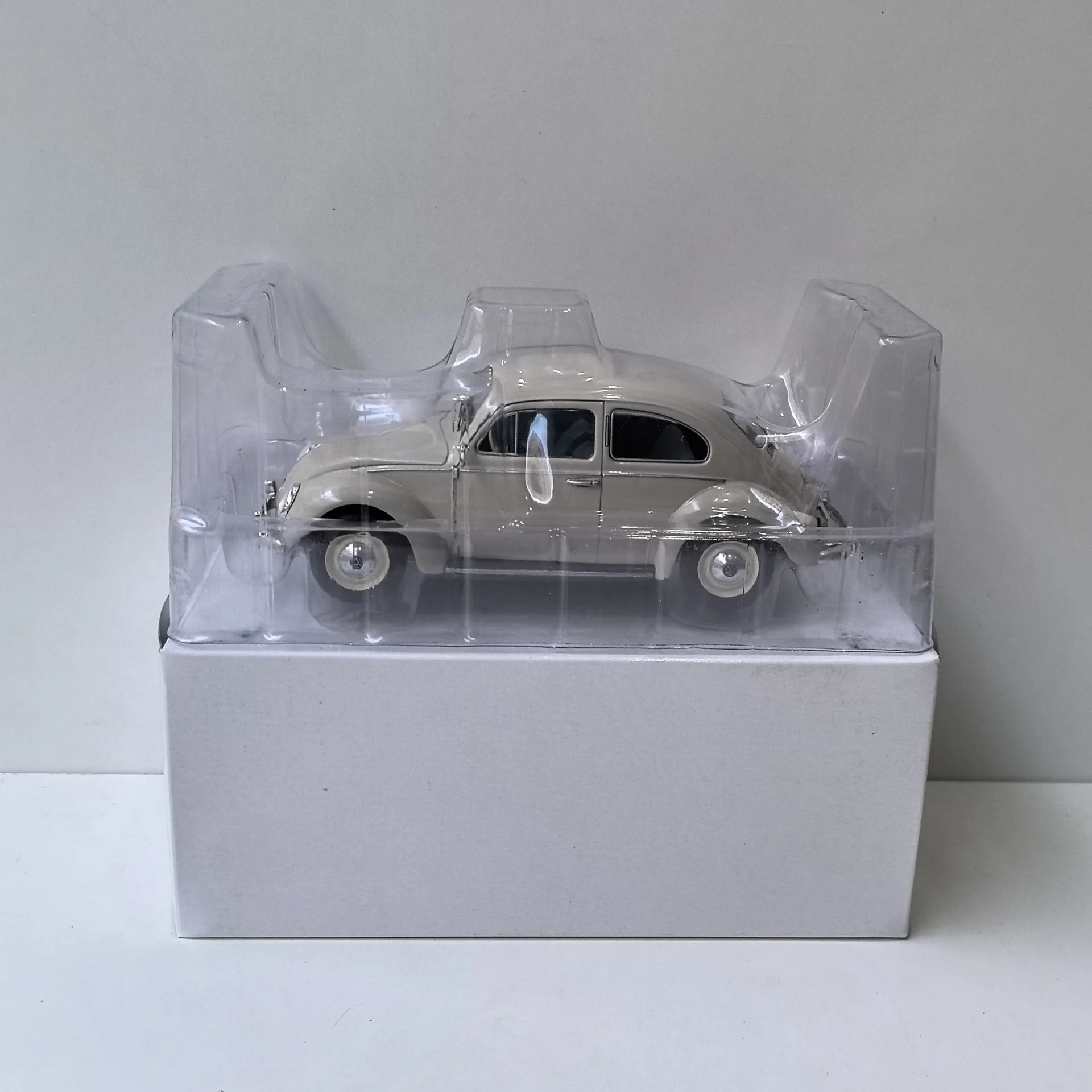 

Diecast 1/24 IXO Scale VW BEETLE Alloy Car Model Collectible Toy Gift Souvenir Display Ornament