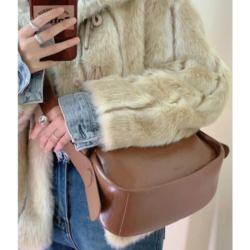 

2024 New Women's Fashion Women's Retro P Shoulder Underarm Bag Casual Women's Commuting Single Shoulder Crossbody Bag