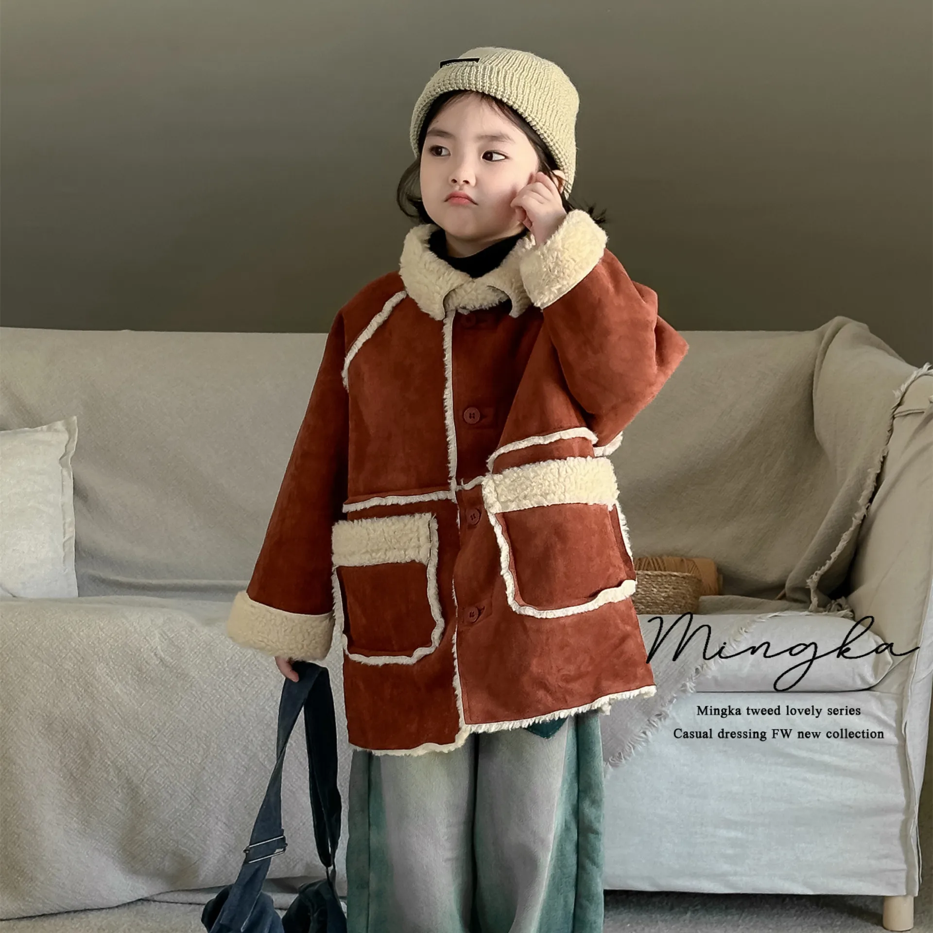 

Autumn and Winter New Boys and Girls Thickened Trench Coat 2025 Fleece Jacket Fur Integrated Coat