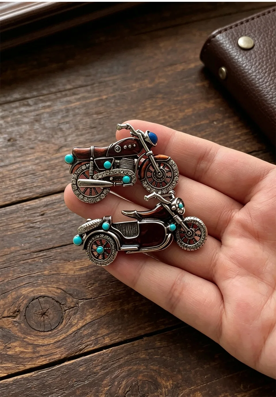 Cross border vintage vintage motorcycle brooch, suit jacket personalized accessory, motorcycle styling brooch