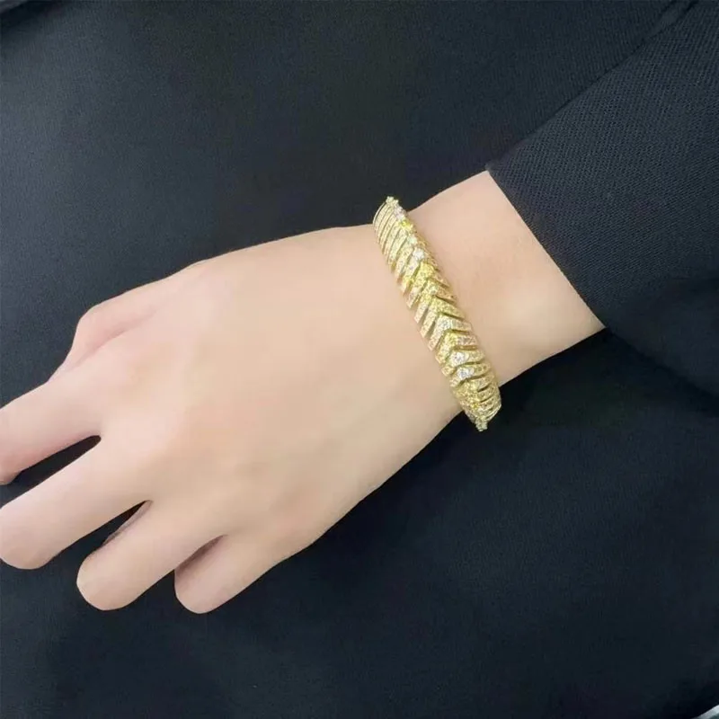 New Trend Color Claspless V Bracelet Rose Gold Bracelet 18k Gold Natural Yellow Diamond Bracelet Women's Jewelry Gifts