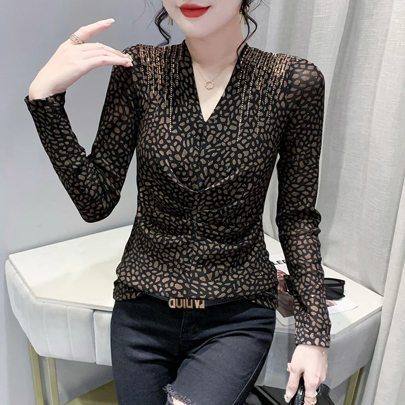 Black Korean Style Fall Casual T-Shirt Fashion Sexy V-Neck Draped Diamonds Elegant Women's Tops Long Sleeve Tees 2024 New 492809