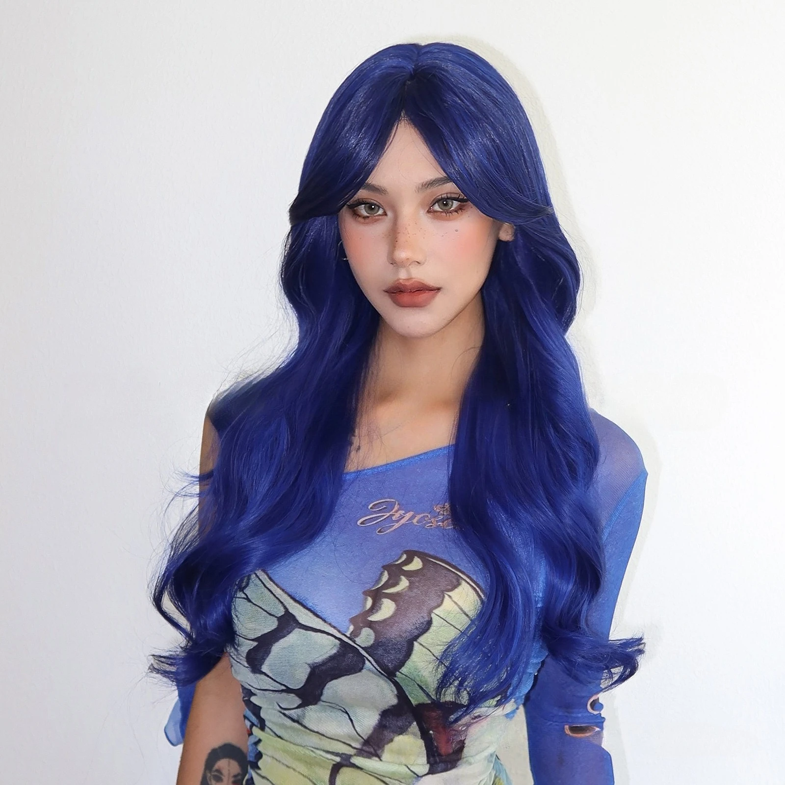 Halloween Pruik Blauw Lang Golvend Haar Pruik voor Vrouwen Cosplay Hoge Temperatuur Vezels Synthetische Pruiken met Gordijn Pony Hoofdband Pruiken